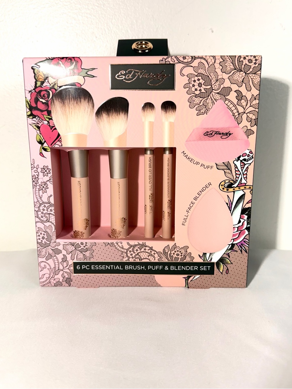 Ed Hardy 6-Piece  Makeup Brush, Puff & Blender Set Brand New